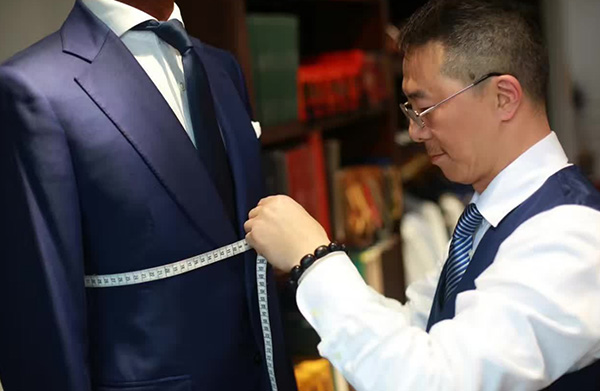 定制西服面料的好壞如何辨別